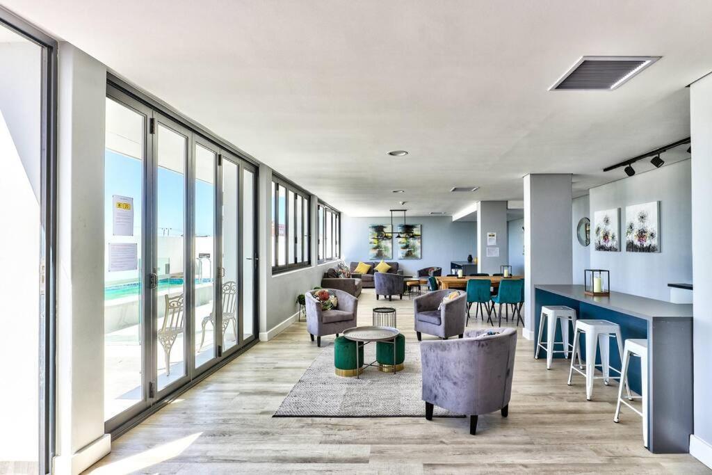 Appartement Stylish, Brand New, In Eclectic Area *