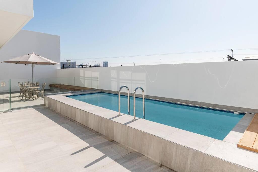 Stylish, Brand New, In Eclectic Area * Le Cap