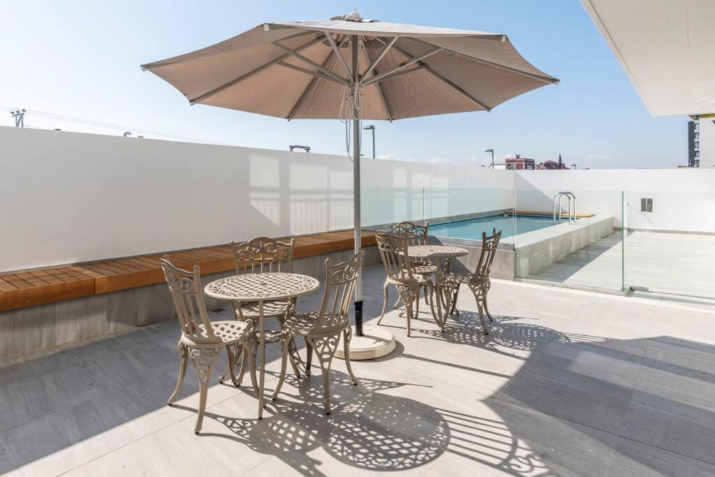 Stylish, Brand New, In Eclectic Area Le Cap